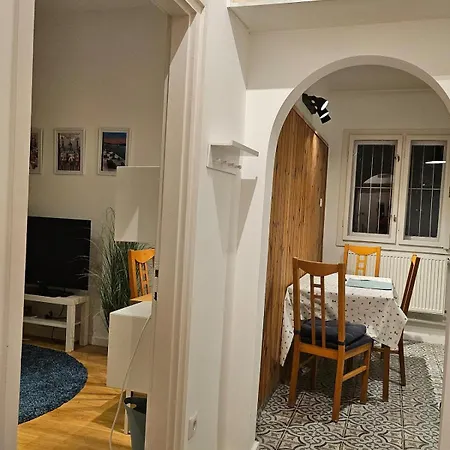 Julia's In Apartman *